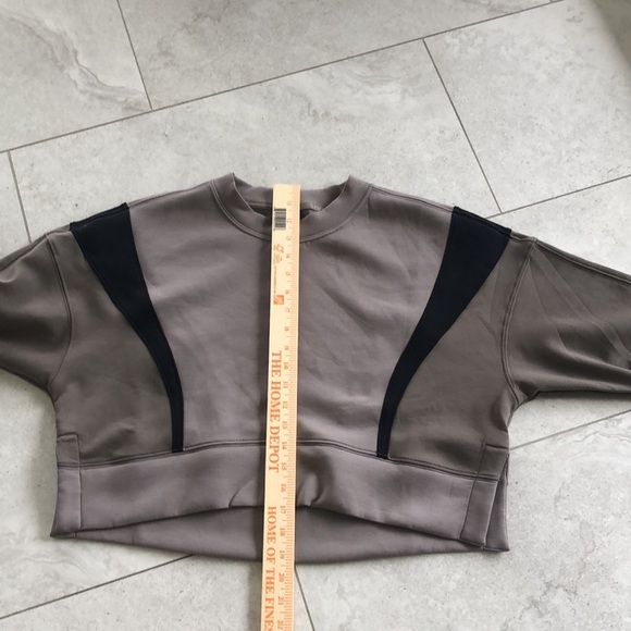 YPB neoKNIT cropped sweatshirt from Abercrombie & Fitch - Picture 11 of 11